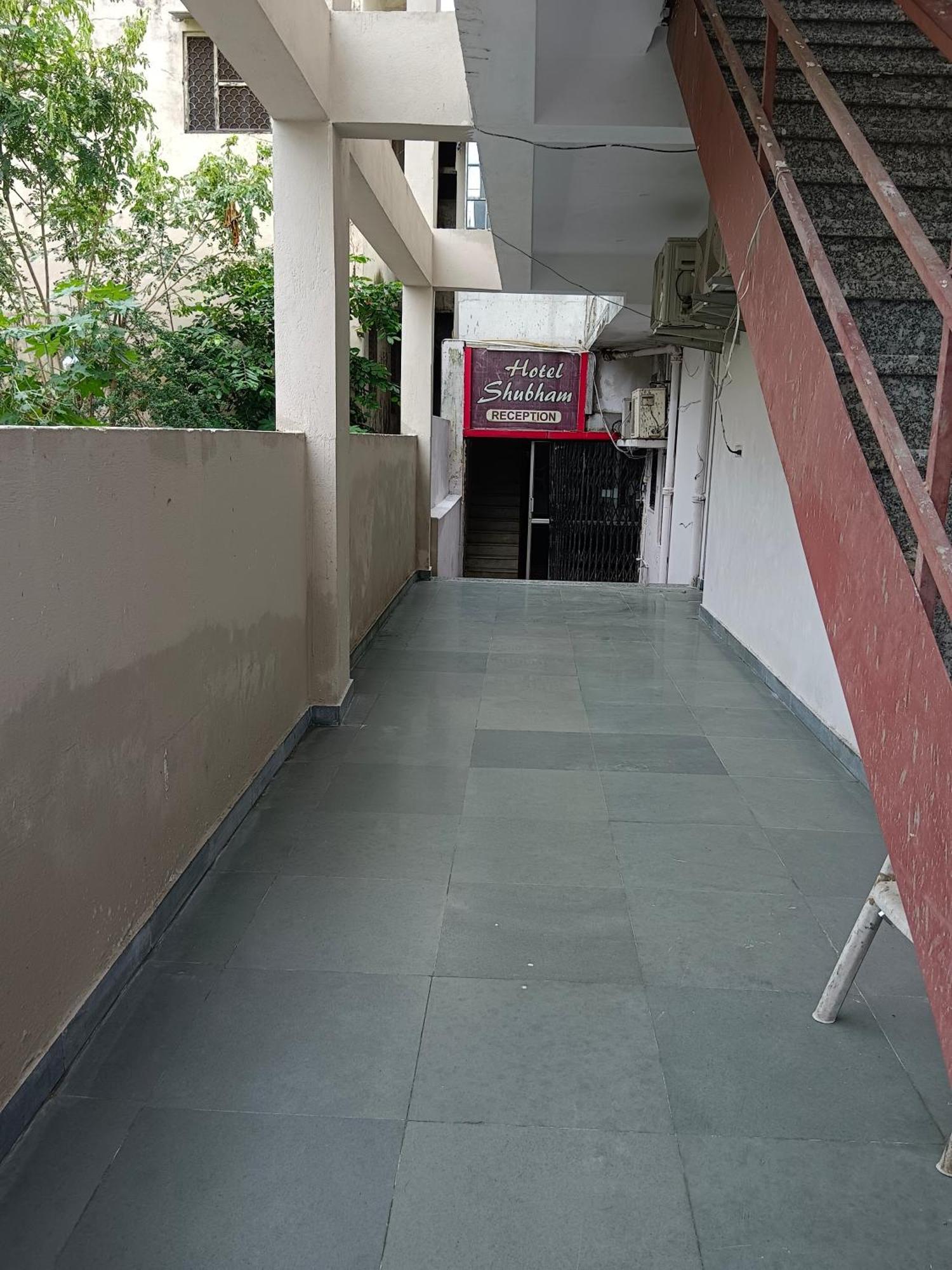 Hotel Shubham Udaipur Extérieur photo